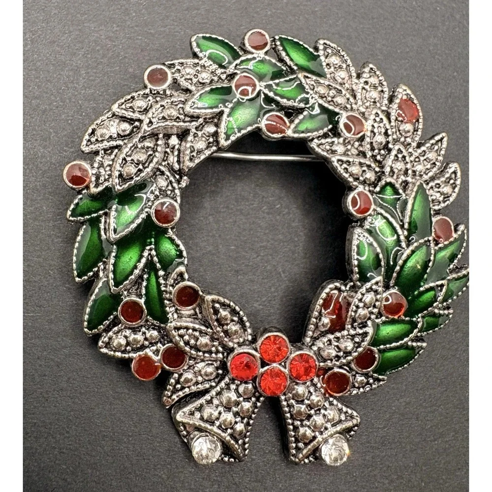 Vintage Kenneth Cole KC Christmas Wreath Brooch Green Enamel Red Rhinestone